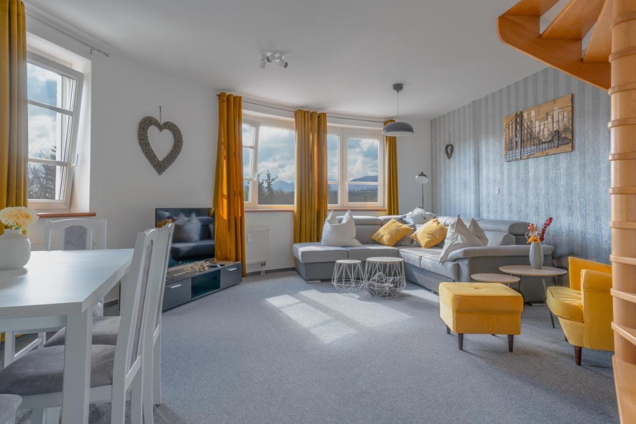 Apartman Amore Bešeňová Exteriör bild